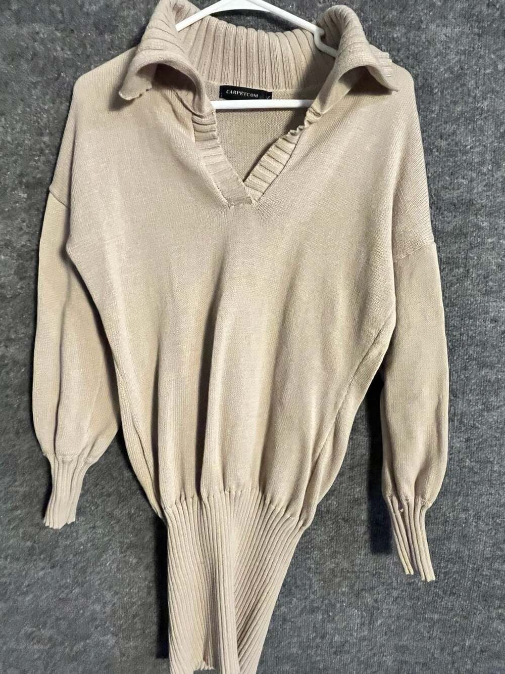 Carpetcom V-Neck Sweater Size S Beige Polyester Pullover007-015
